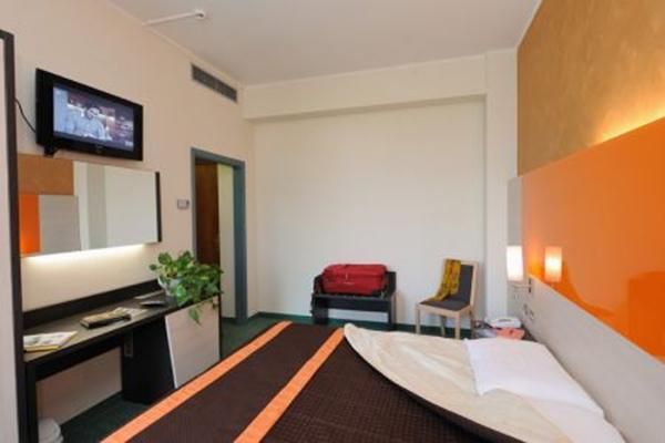 Hotel Meeting สเตรซา ภายนอก รูปภาพ